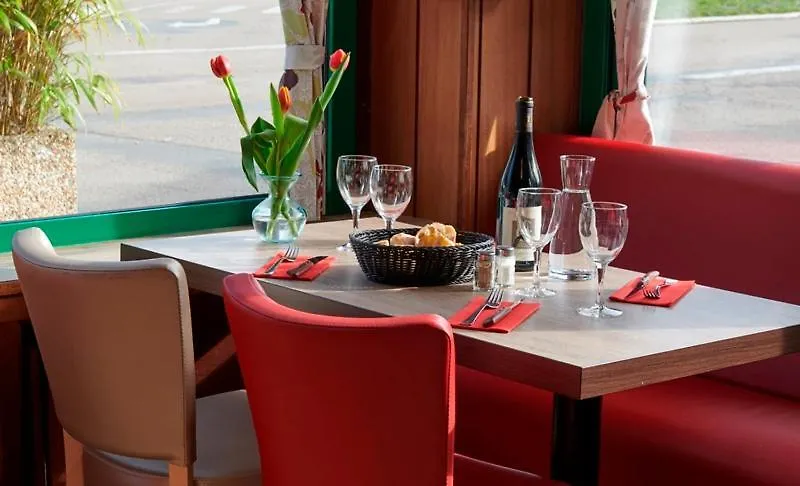 ** Hotel Hôtel du Lac Huelgoat France
